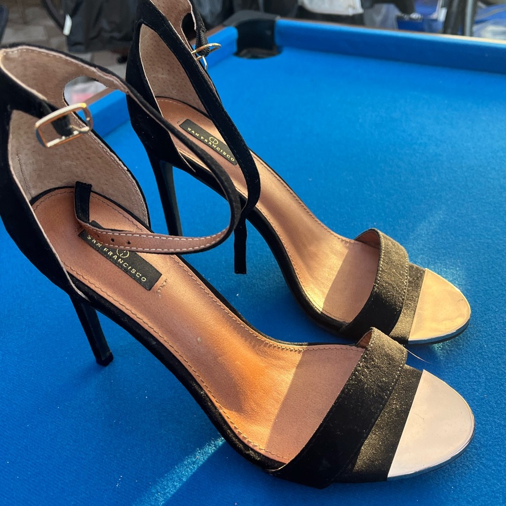 DailyShoes Women's Stilettos Sandal, gold open toe detail